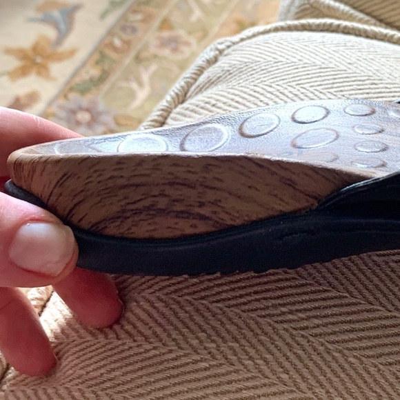 VIONIC “Cassie” Pewter Snake Silver Color Sandals with Bow, Barely Worn, Size 6 - Picture 9 of 14